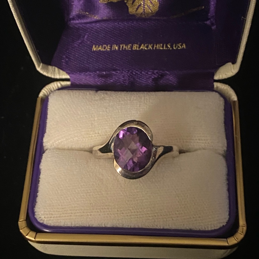 🎄 Sterling Silver Amethyst Ring 925 | Oval Cut Purple Gem | Size 7 🎄 - Picture 2 of 4